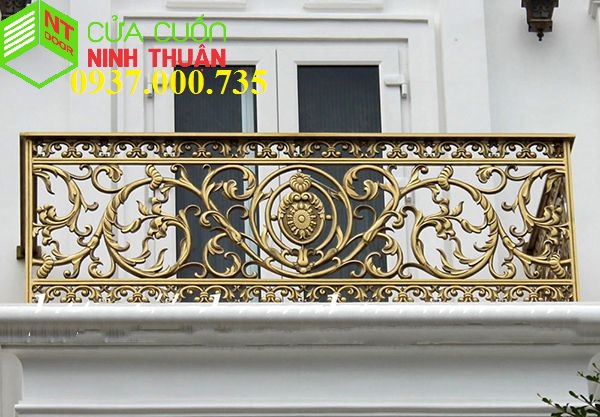 mẫu lan can ban công nhôm đúc cao cấp