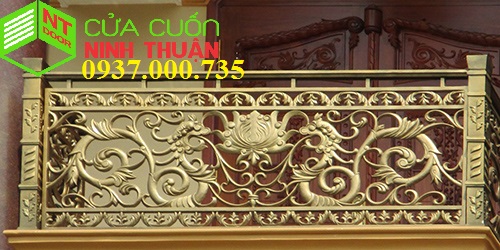 mẫu lan can ban công nhôm đúc sang trọng