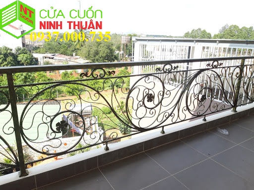 mẫu lan can cầu thang sắt mỹ thuật đẹp